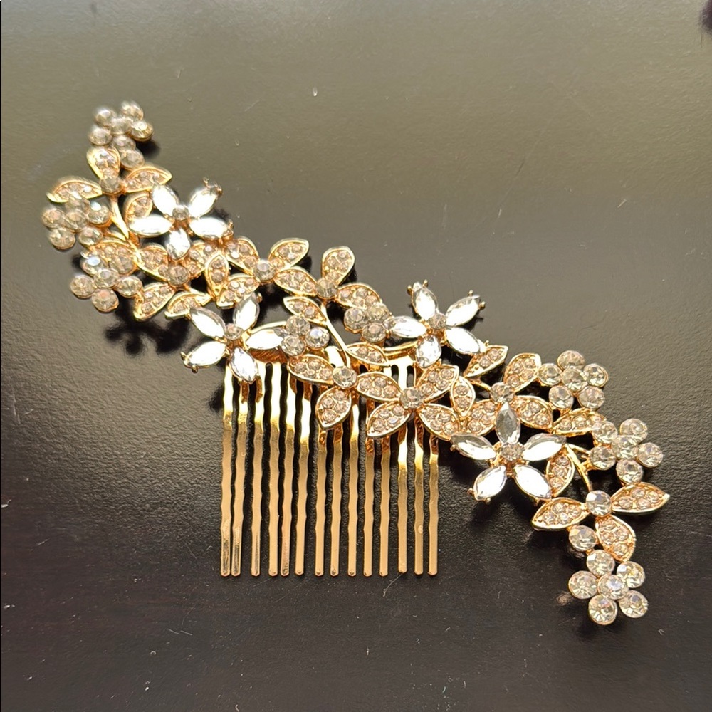 Elegant Gold Floral Hair Comb